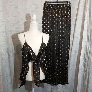 Never Fully Dressed Black and Gold   Set Sz 4